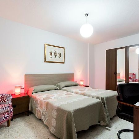 Апартаменты Holi-Rent Albareda Севилья Экстерьер фото