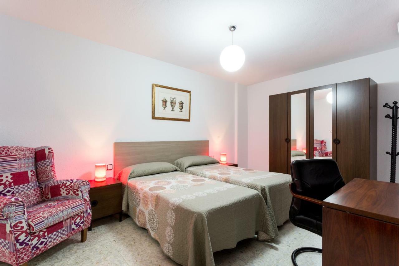 Апартаменты Holi-Rent Albareda Севилья Экстерьер фото