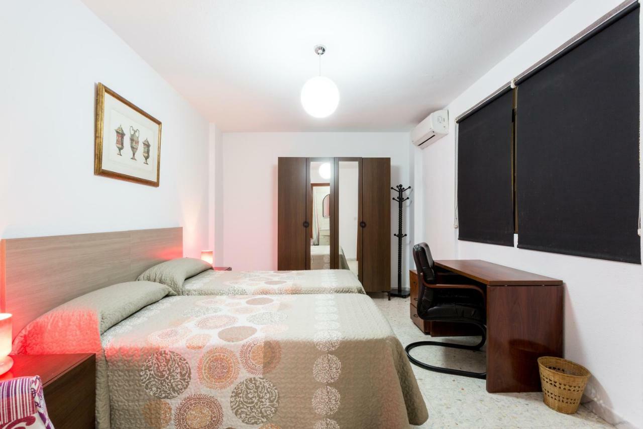 Апартаменты Holi-Rent Albareda Севилья Экстерьер фото