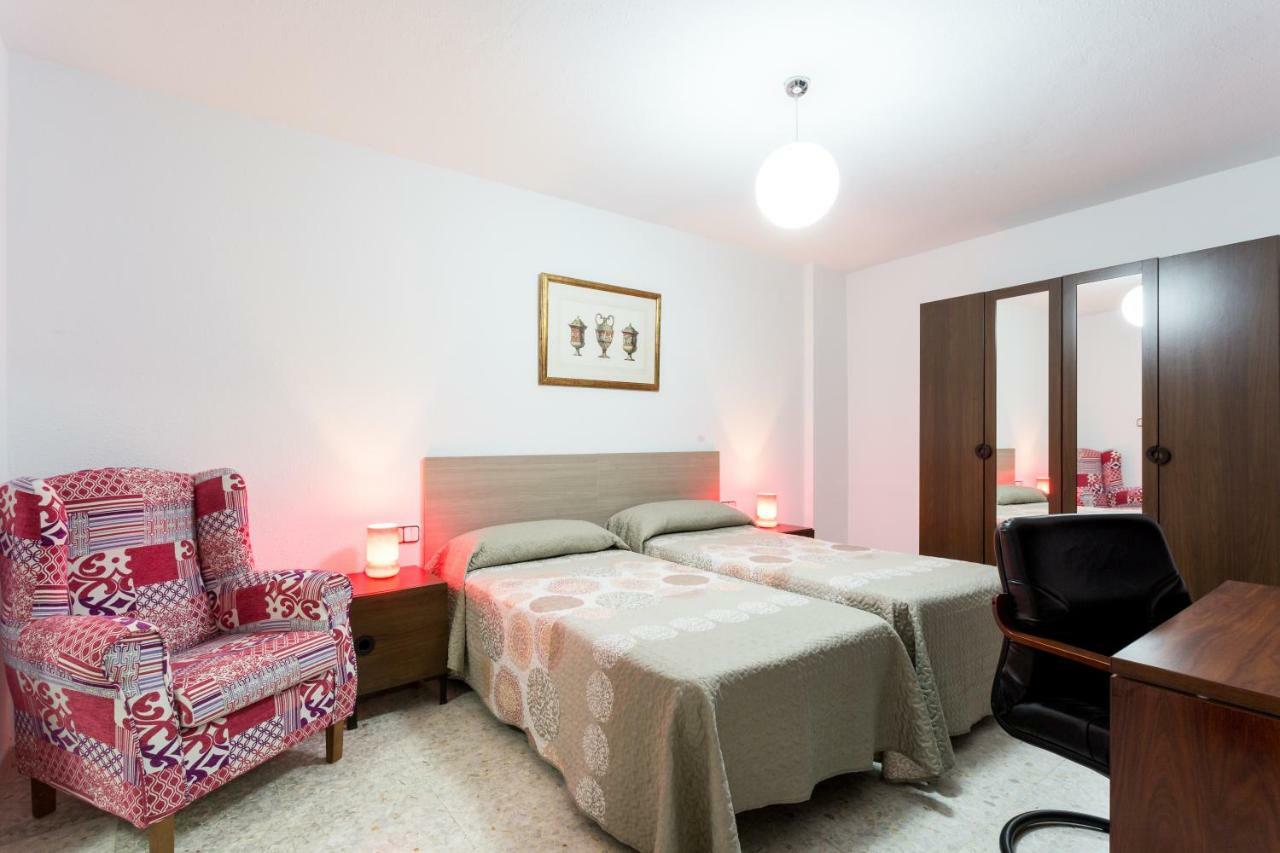 Апартаменты Holi-Rent Albareda Севилья Экстерьер фото