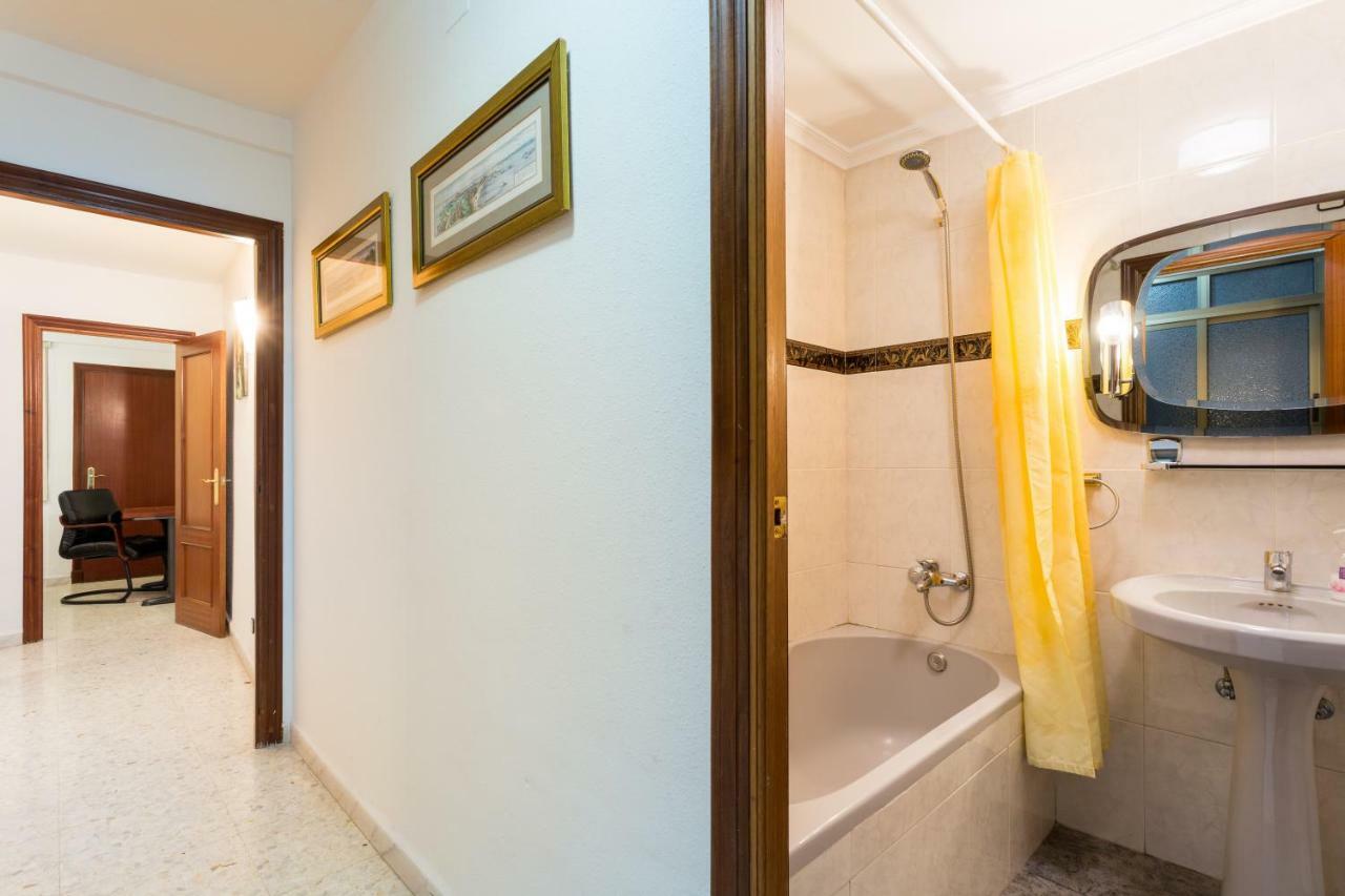 Апартаменты Holi-Rent Albareda Севилья Экстерьер фото
