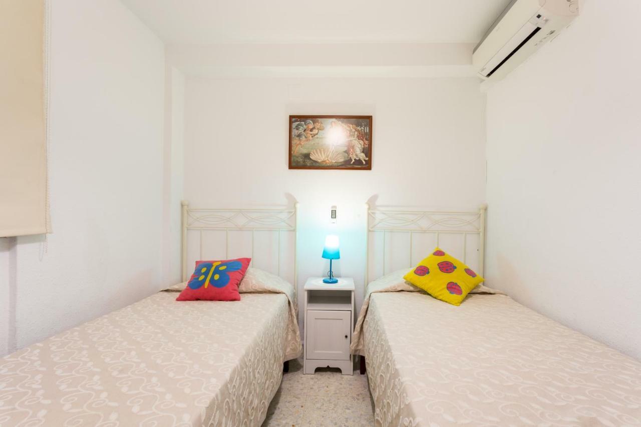 Апартаменты Holi-Rent Albareda Севилья Экстерьер фото